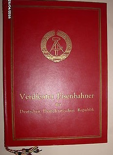 Verdienter-Eisenbahner-im-Etui-und-Original-Urkunde-mit (2).jpg