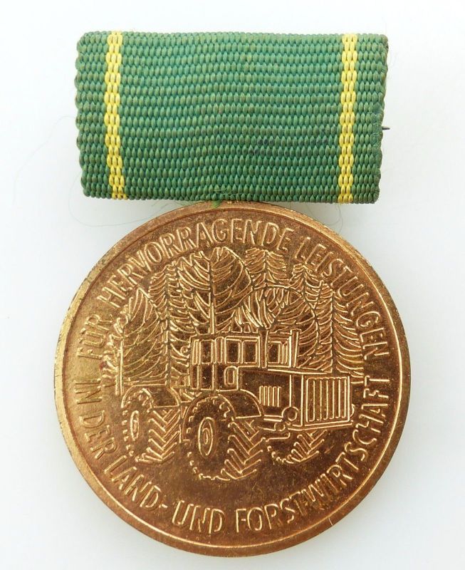 e5390-Medaille-Land-und-Forstwirtschaft-1978-1990-vgl-Band-I-Nr-272.jpg