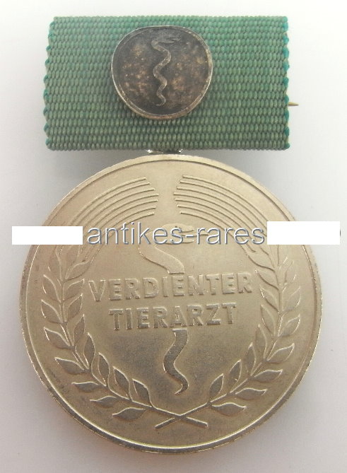 Medaille-Verdienter-Tierarzt-der-DDR-silberfarben-SELTEN (2).jpg