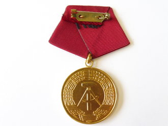 ddr-feuerwehr-medaille-fuer-verdienste-im-brandschutz_3.jpg