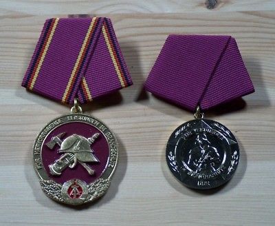 2x-medaille-brundschutz-hervorragende-leistungen-verdienste-feuerwehr-ddr.jpg