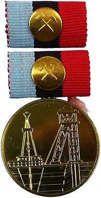 Medaille-fuer-hervorragende-Leistungen-in-der-Geologie-der-DDR-AH299b.jpg