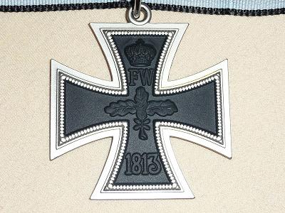 800px-Großkreuz_des_Eisernen_Kreuzes_rueck[1].jpg