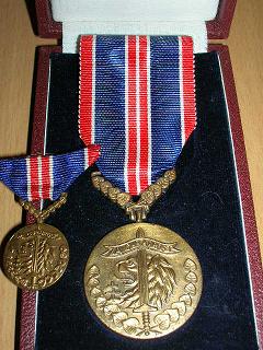 Chrabros, etuje a miniaturka.JPG