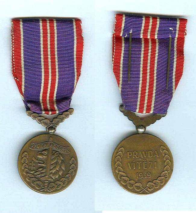 s. med. Za chrabrost, lond. vydanie s orig. lond. stuhou, tmavy bronz,.JPG