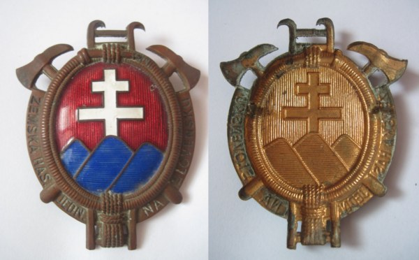 prilbový odznak.jpg