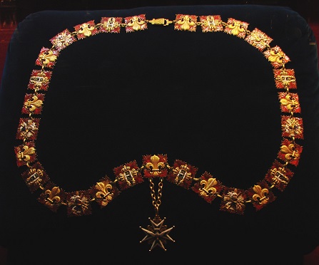 Collier_de_l'ordre_du_Saint-Esprit_.jpg
