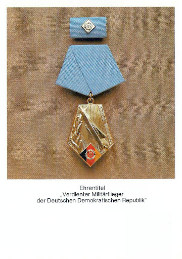 NVA%20Ehrentitel%20(3)%20Verdienter%20MilitärFlieger.jpg