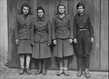Women_guards_in_Bergen-Belsen.jpg