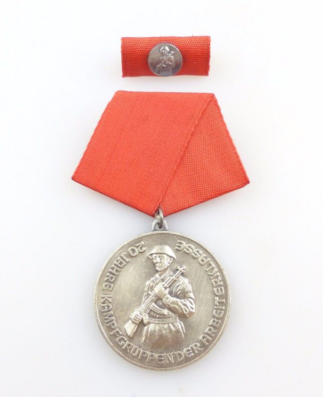 e5424-Erinnerungsmedaille-20-Jahre-Kampfgruppen-der-Arbeiterklasse-vgl-Nr-253.jpg
