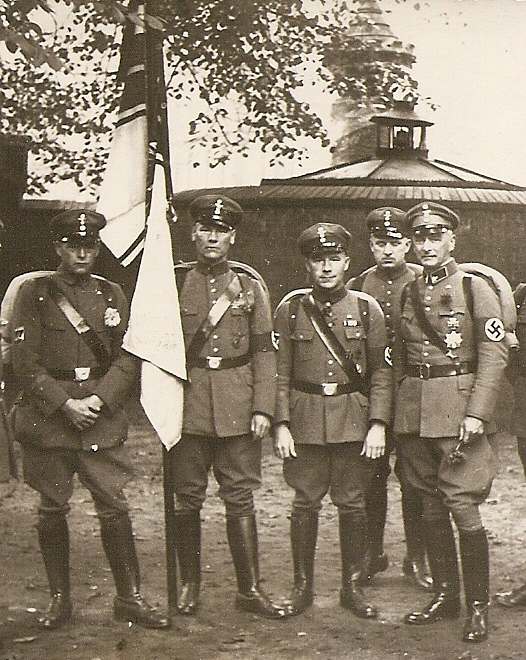 Naziuniformen_1934.jpg