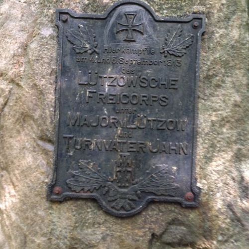 Denkmal_Gefecht_bei_Mölln_1813_Lützower_Jäger_02.JPG