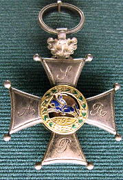 Silver_Cross_of_Virtutu_Militari_Order_1_[1].png