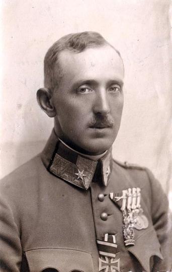 Vyšší důstojní + EK II.Kl. 1914.JPG