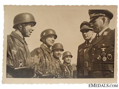 památka na válečné roky.JPG