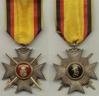 Reuss_Ehrenkreuz_3_Kl_mit_Schwertern_Claudio_OEK_2005[2].jpg