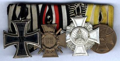 spona s medailí.jpg