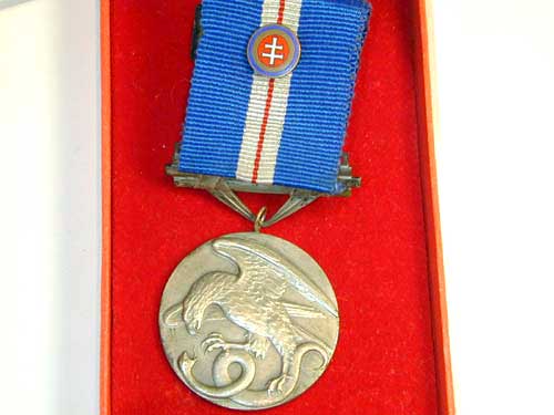 Med. Za hrdinstvo II. tr. av..jpg