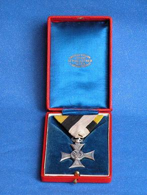 X.let v etuji, důstojníci.JPG