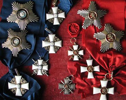Fínské řády-ukázka sbírky (kompletu).JPG