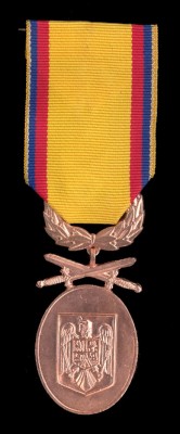 Valour-and-Faith-Medal-IIIrdClass-militaries-war-obverse_1_.jpg