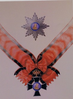 Dise+Â¦o de la orden del a+Â¦o 2000.jpg