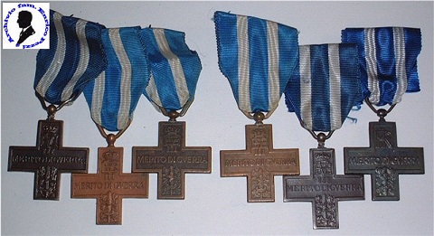 ukázka, kříže z období....jpg