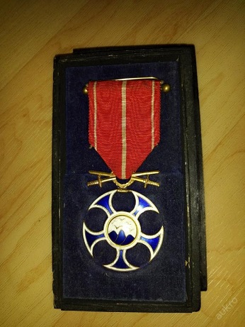 klenot v etuji (1).jpg