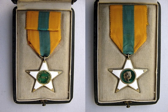 dekorace v etuji.jpg