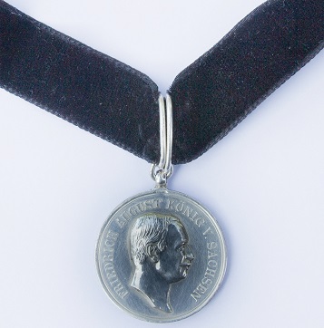 ukázka medaile na stuze pro ženy.jpg