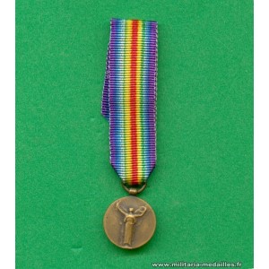 reduction-de-la-medaille-francaise-interalliers.jpg