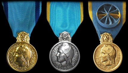 zásluýné medaile přední strana.jpg